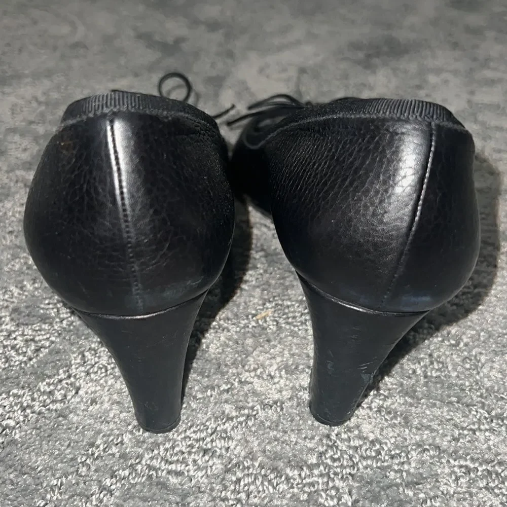 •Gucci•  ​ - Picture 6 of 10